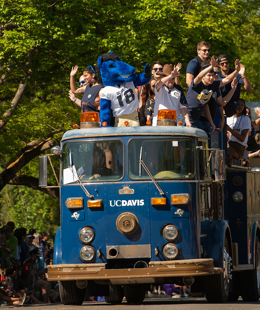 Old firetruck and Gunrock in the 2019 Picnic Day parade