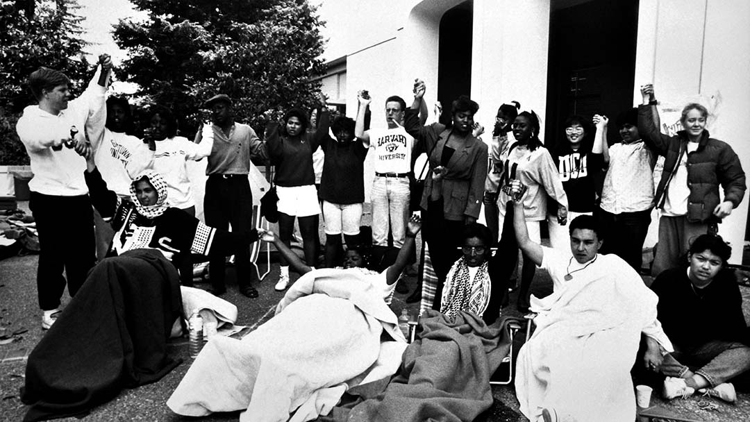 1990 student protest at Mrak Hall