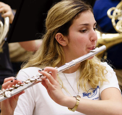 Floutist in rehearsal