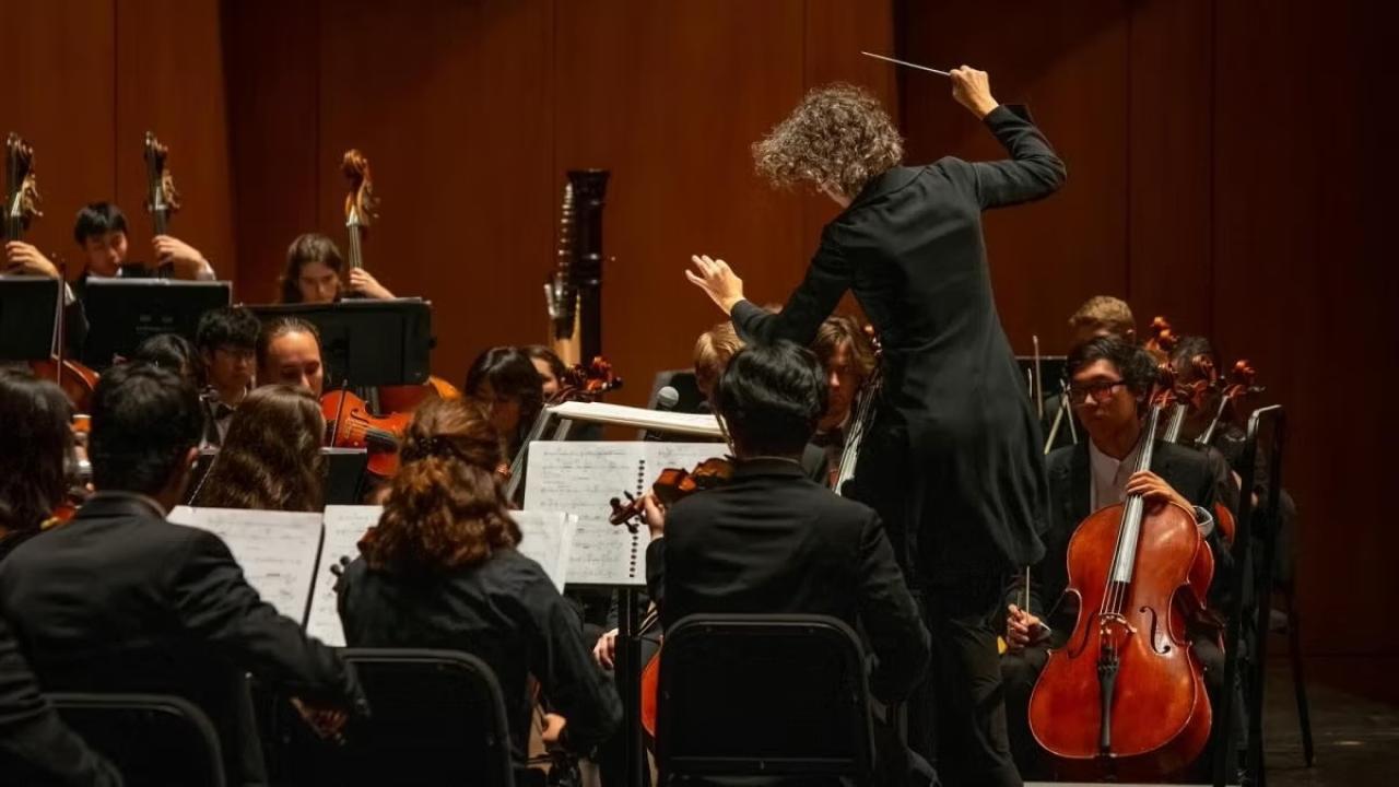 symphony plays at UC Davis